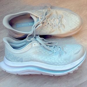 HOKA kawana running shoes